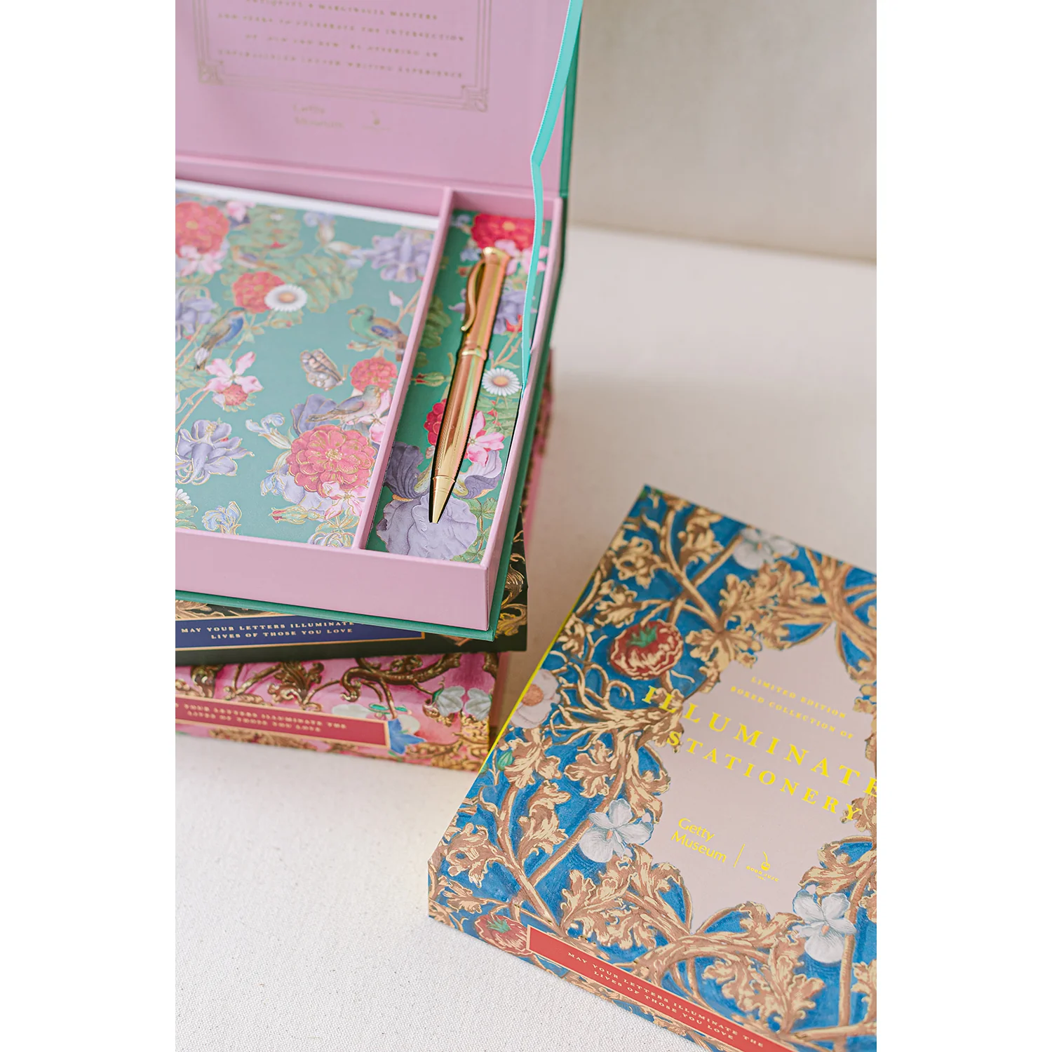 Bird Menagerie Illumination Luxury Stationery Set - Image 7