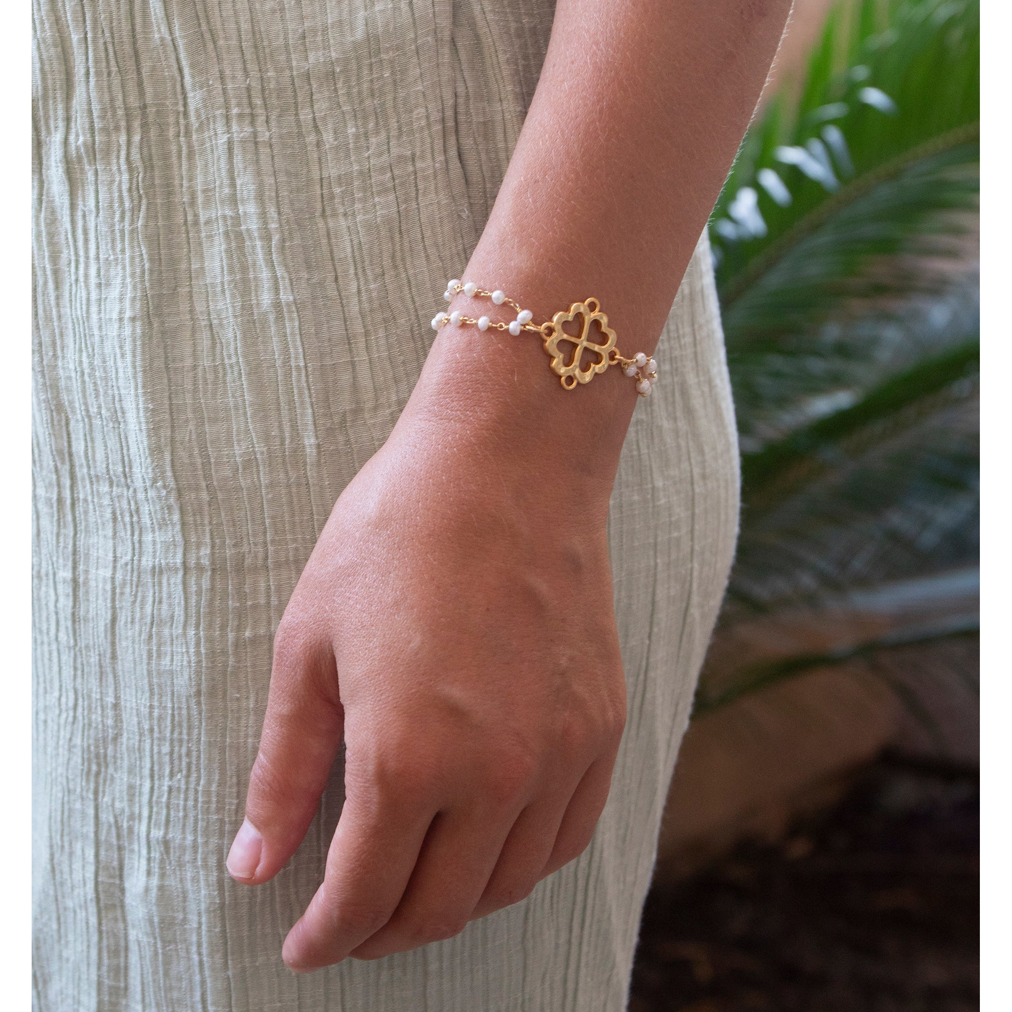 Bactrian Pendant Pearl Chain Bracelet - Image 2