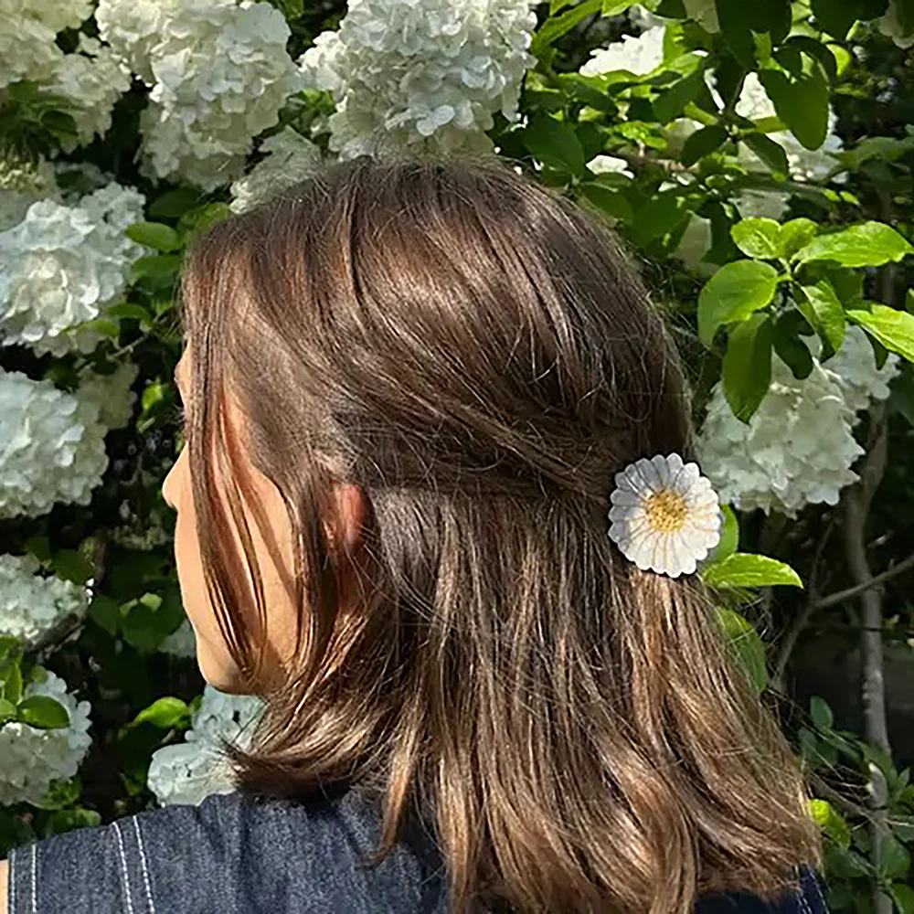 Hand-Painted Mini Daisy Hair Clip - Image 2