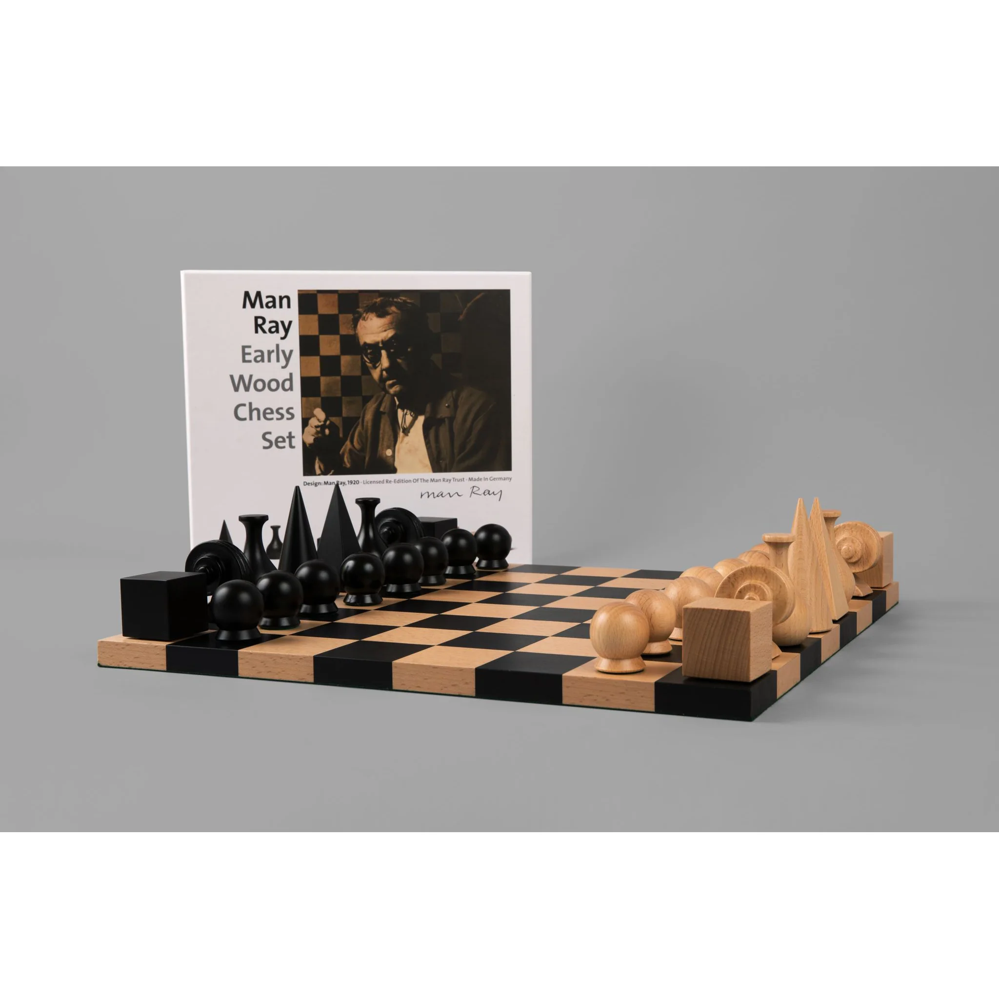 Man Ray Chess Pieces - Image 3