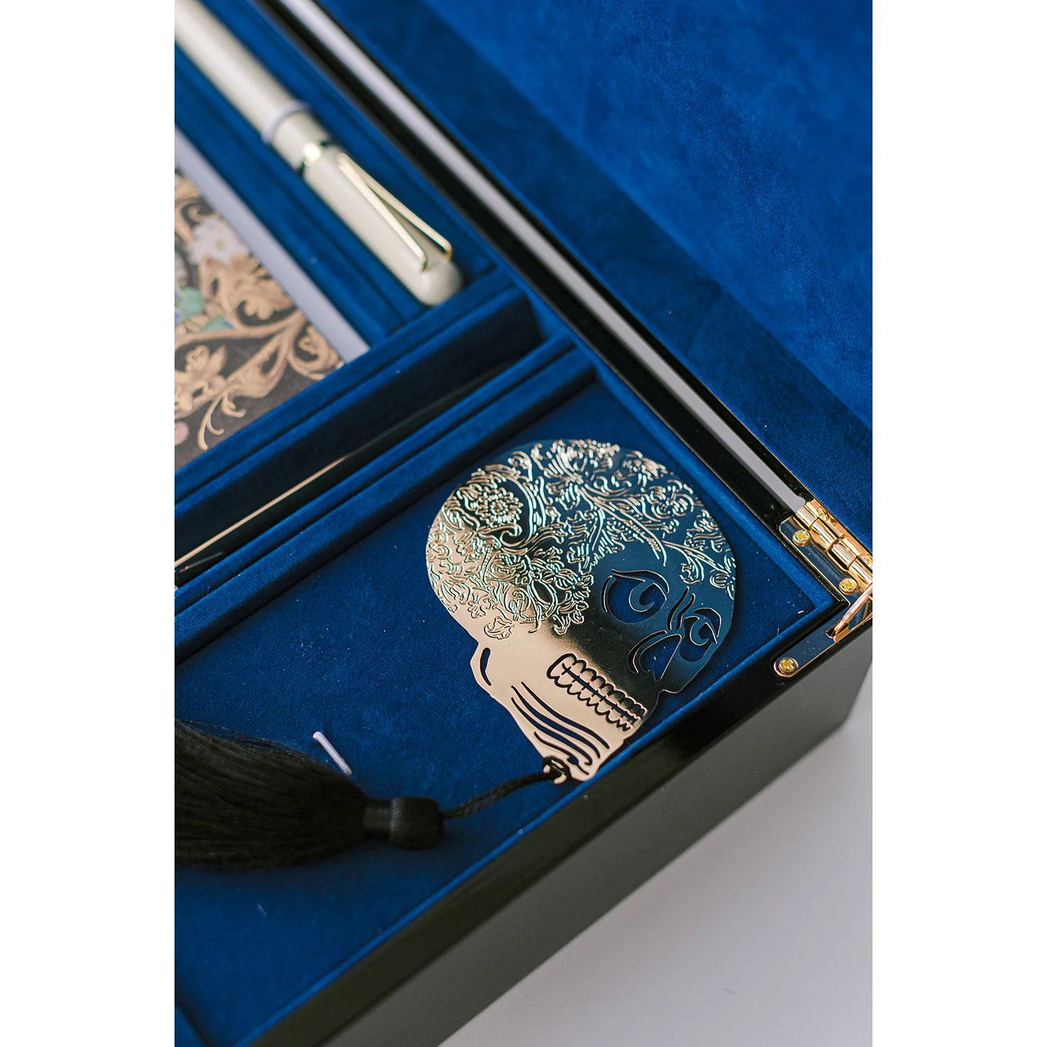 Skull Illumination Lacquer Keepsake Stationery Set - Image 4