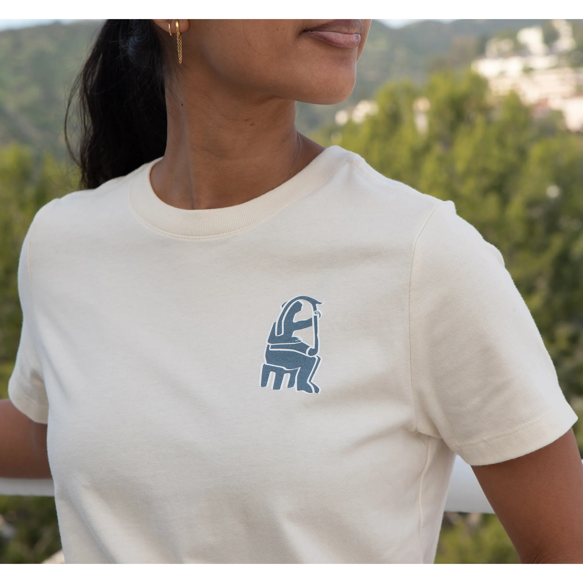 Villa Cycladic Harpist T-Shirt - Image 3